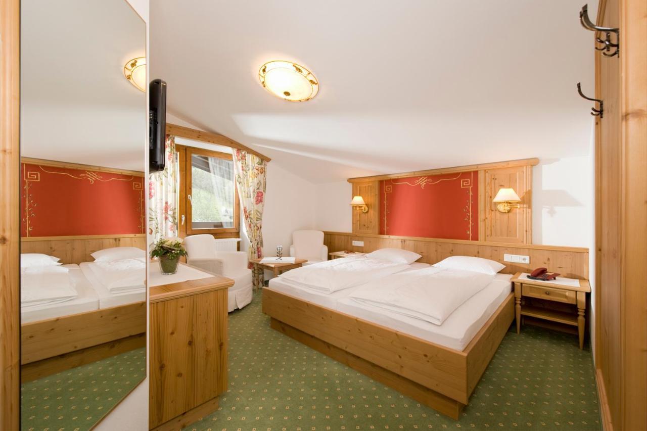 Landhotel Foehrenhof เอลล์เมา ภายนอก รูปภาพ