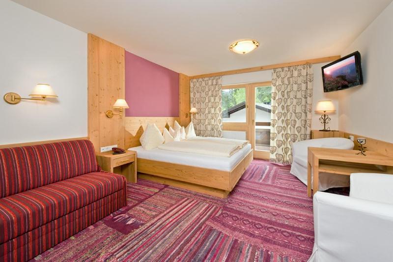 Landhotel Foehrenhof เอลล์เมา ภายนอก รูปภาพ