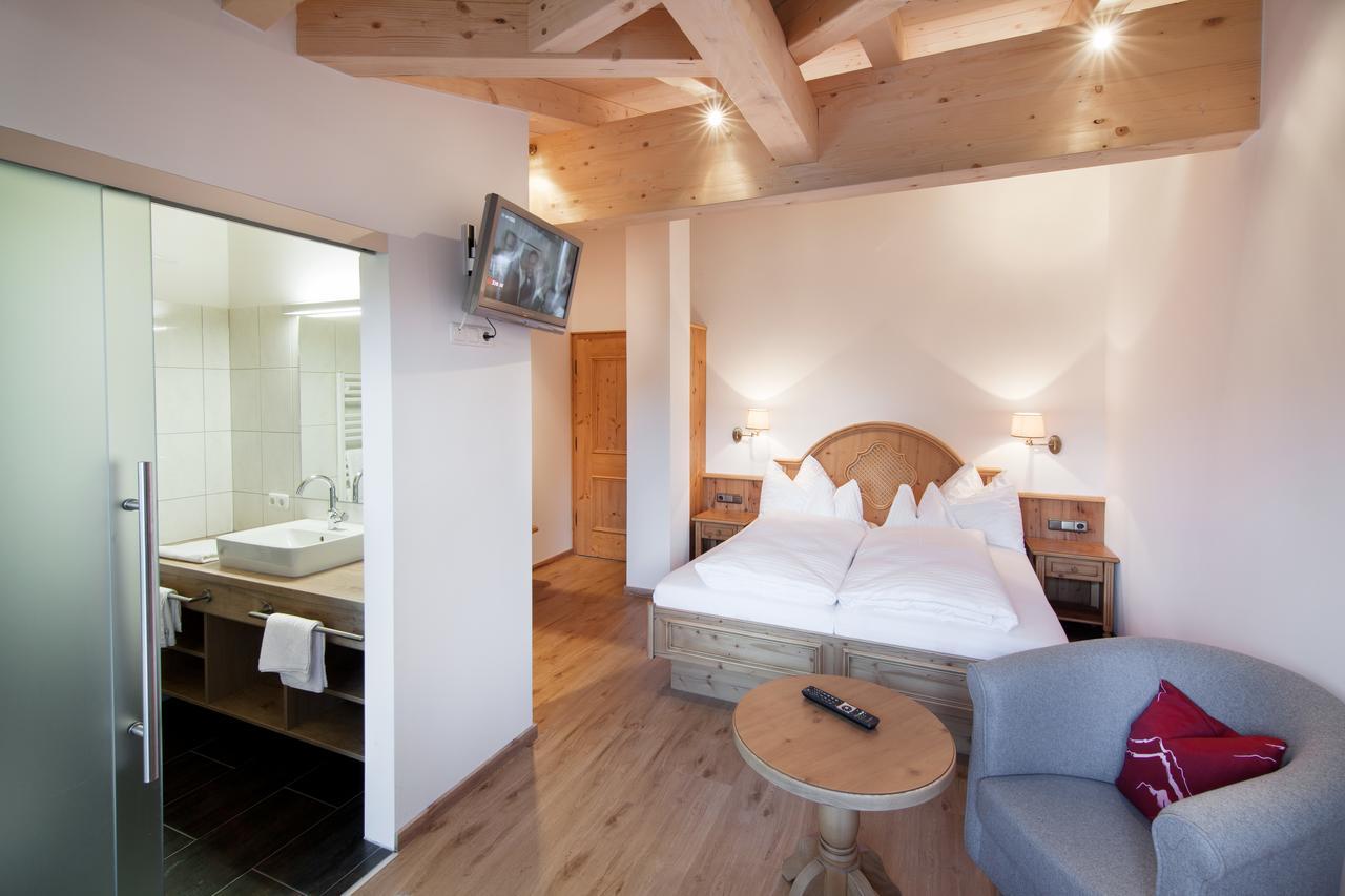 Landhotel Foehrenhof เอลล์เมา ภายนอก รูปภาพ