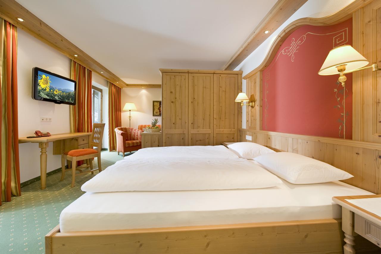 Landhotel Foehrenhof เอลล์เมา ภายนอก รูปภาพ